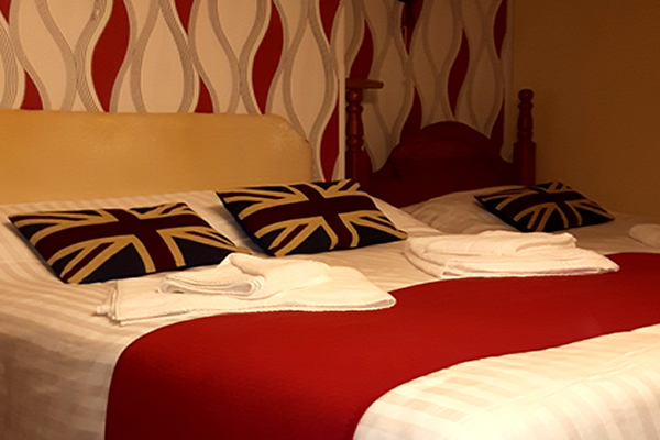 Family bedroom for 4 (2 Adults 2 Children)